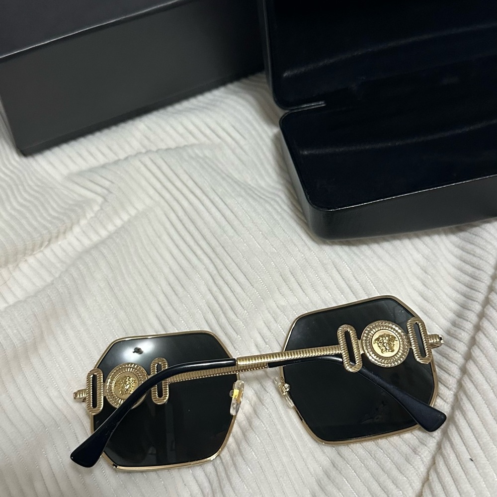 Versace 0VE2248-100287 58mm New Sunglasses - Picture 2 of 5